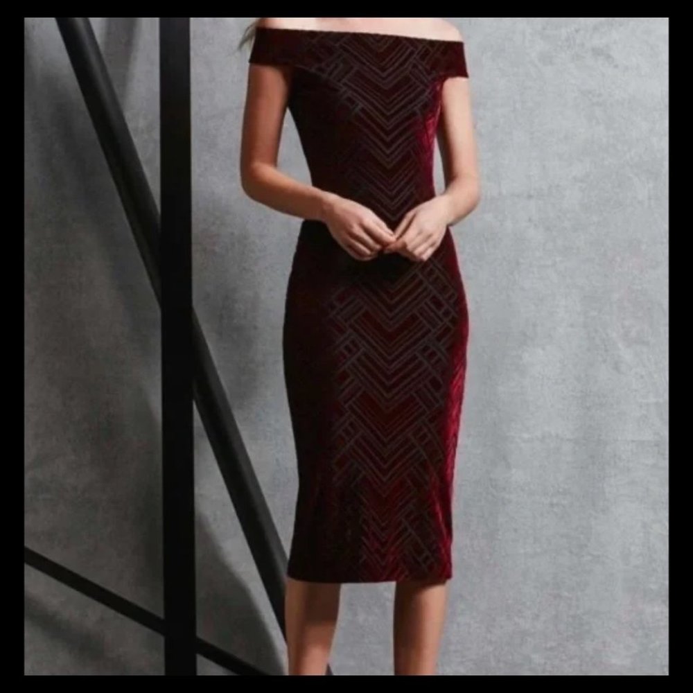 Dress the Population Red Velvet Midi Dress Size S